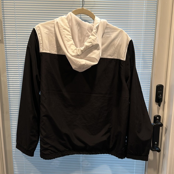 UMASS windbreaker, cute! Size large. - Picture 4 of 4